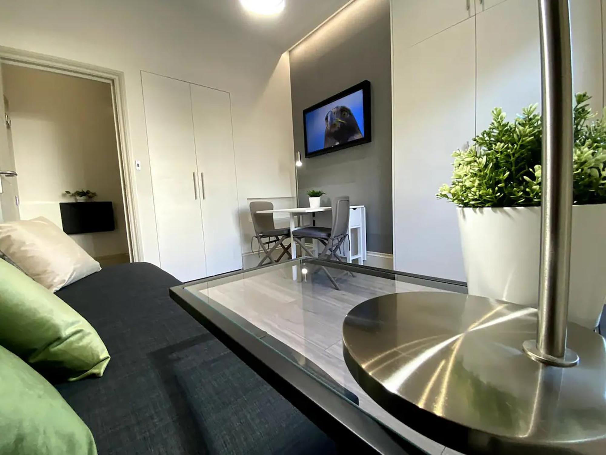 Apt 03 Beachside Beauty Central Studio Steps From Cafes Brighton Exteriör bild