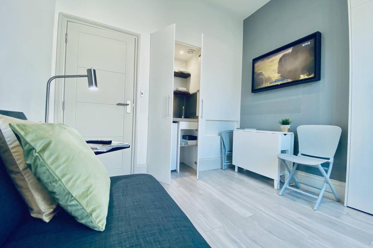 Apt 03 Beachside Beauty Central Studio Steps From Cafes Brighton Exteriör bild