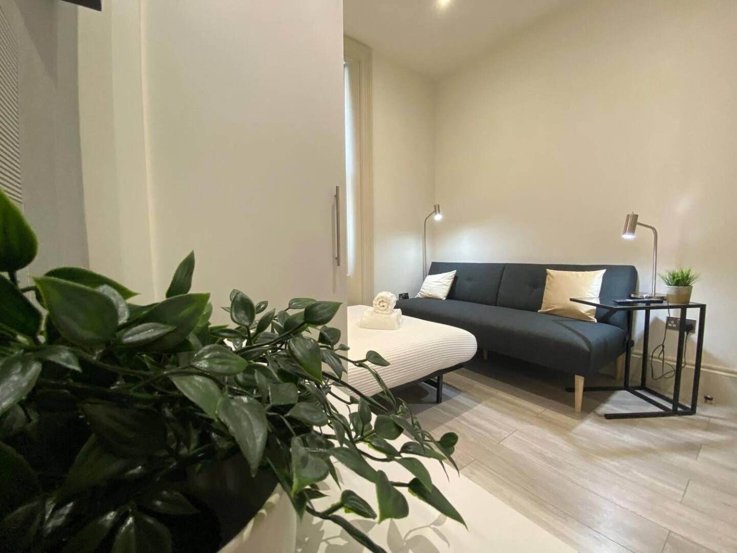 Apt 03 Beachside Beauty Central Studio Steps From Cafes Brighton Exteriör bild
